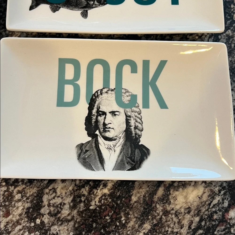Crate & Barrel 6 Pack Plates